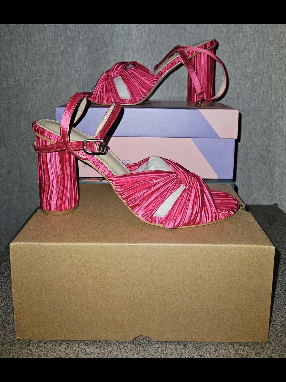 Feminine Hot Pink Knotted Strap Block Heel Sandals